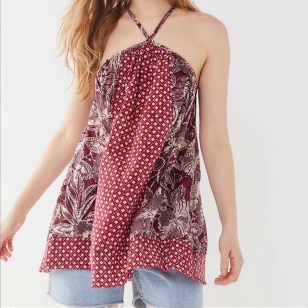 NEW. URBAN OUTFITTERS TOP SIZE M.